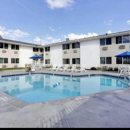 Hilltop Hotel Idaho Falls Bagian luar foto